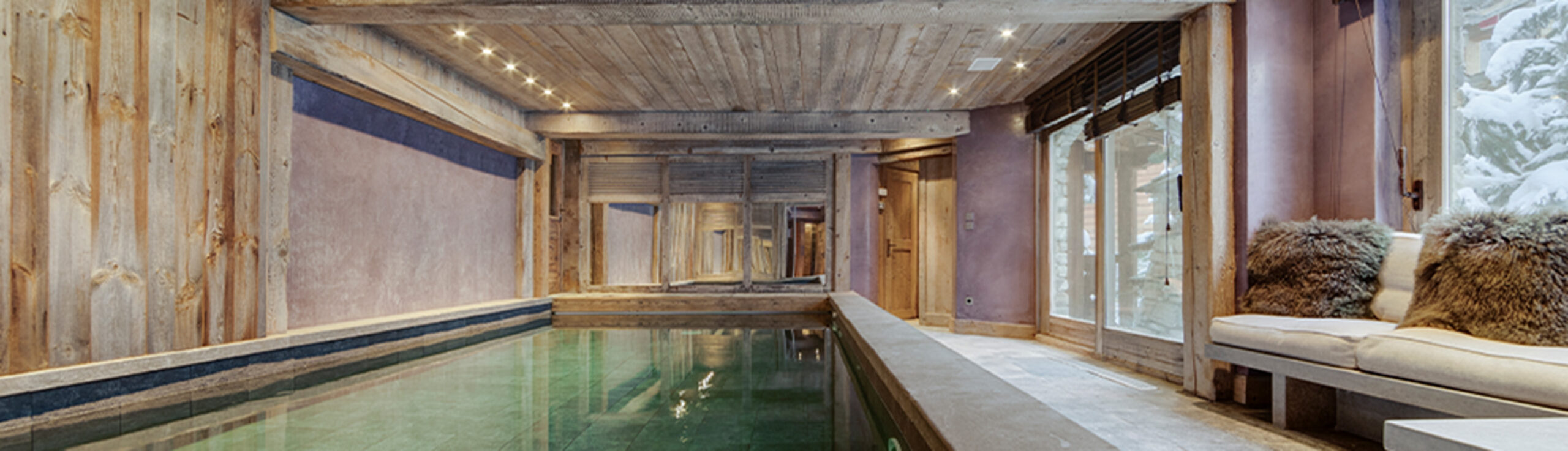 Heated swimming pool (22m) image