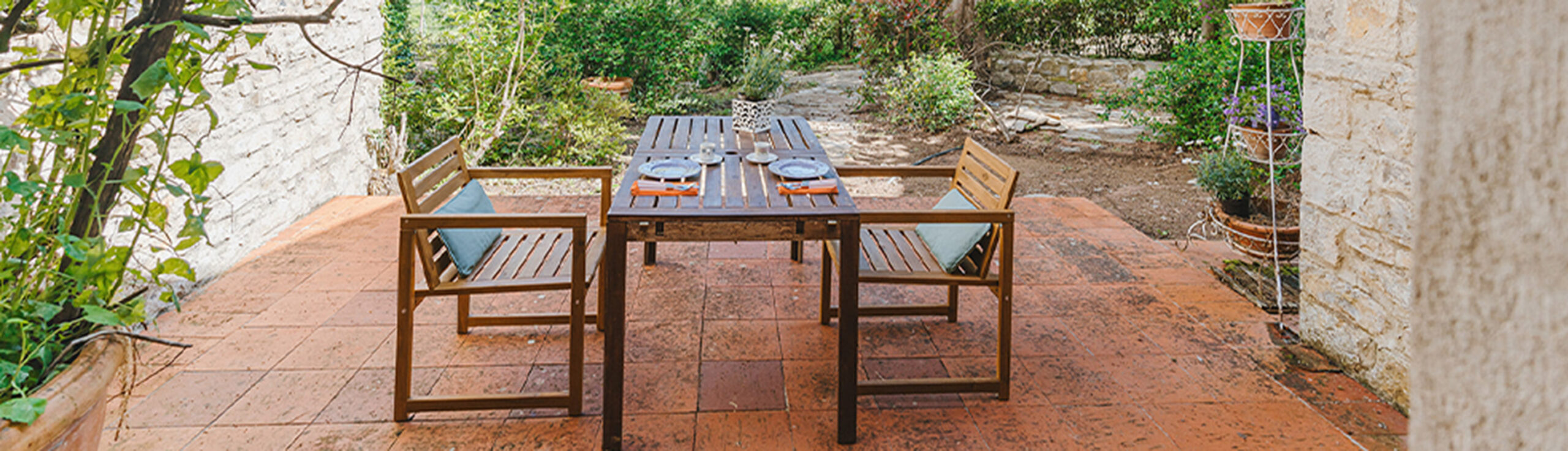 Terrasse pour repas en plein air image